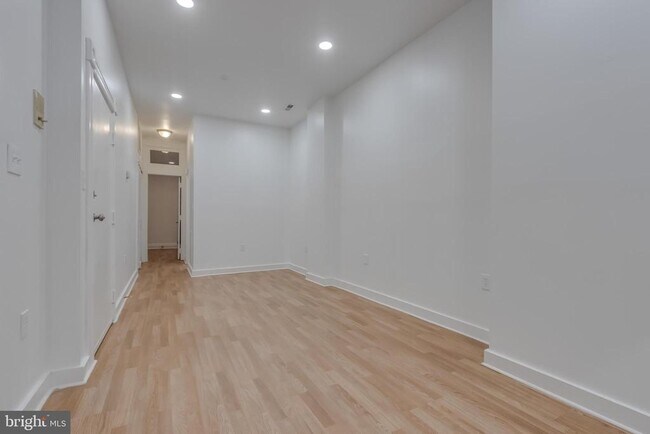 Foto del edificio - 1113 N Calvert St