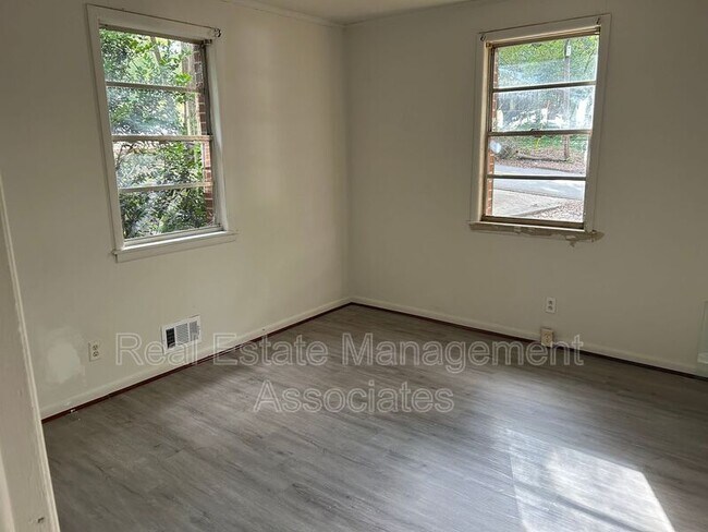 Foto del edificio - 352 N 16th St