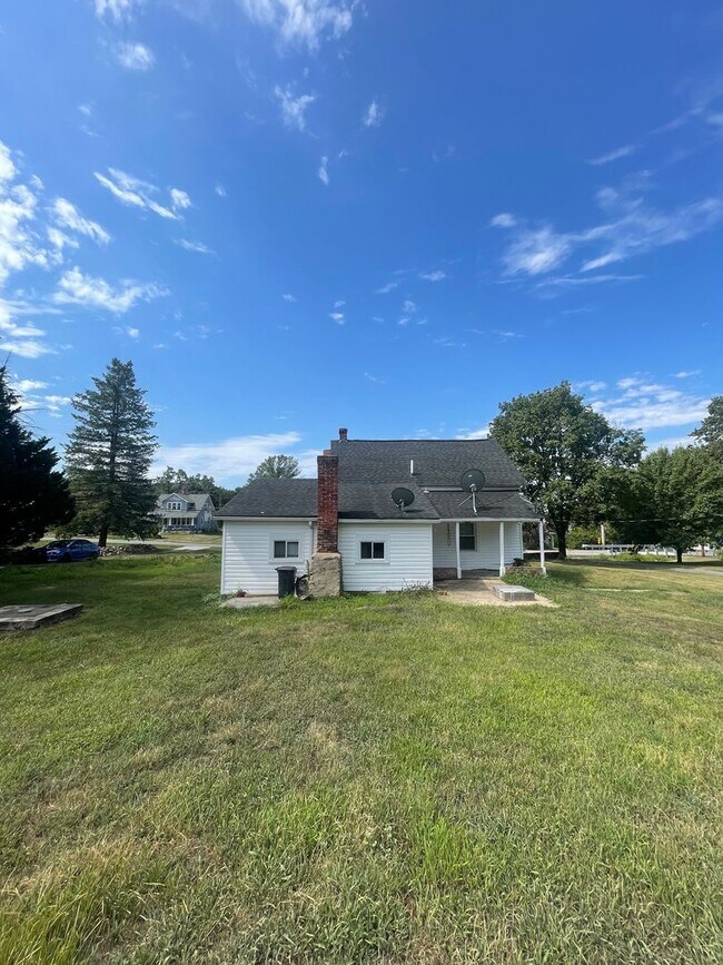 Building Photo - 2 Bed 1 Bath House in Boonsboro
