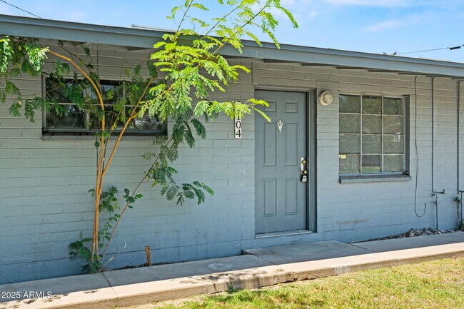 Foto del edificio - 1102 S Stratton Ln