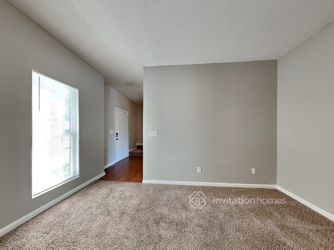 Building Photo - 3054 Canterbury Park Dr