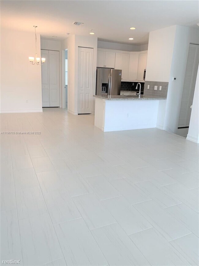 Foto del edificio - 4 br, 4 bath House - 11717 SW 13th Ct