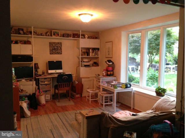 Foto del edificio - 8511 Conover Pl