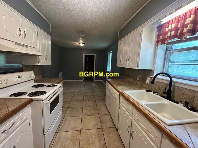 Foto del edificio - 3 BD, 1 BA, home in Cabot