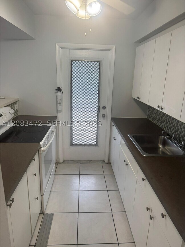 Foto del edificio - 1816 McKinley St