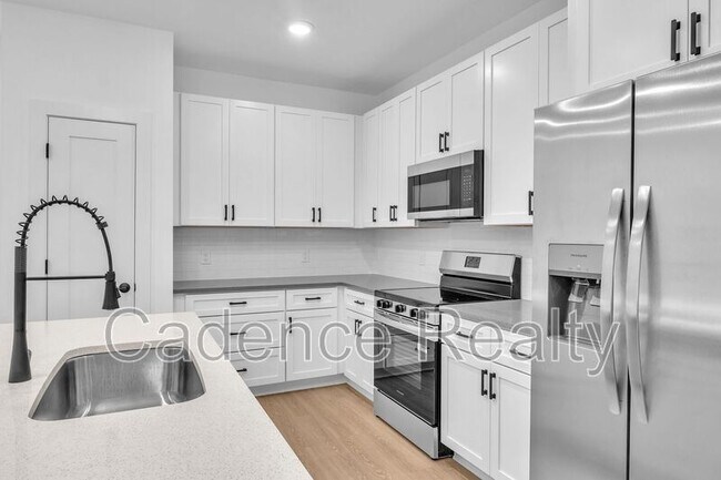 Building Photo - 610 S Kerr Ave