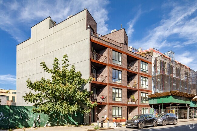 Building Photo - 735 Bergen St