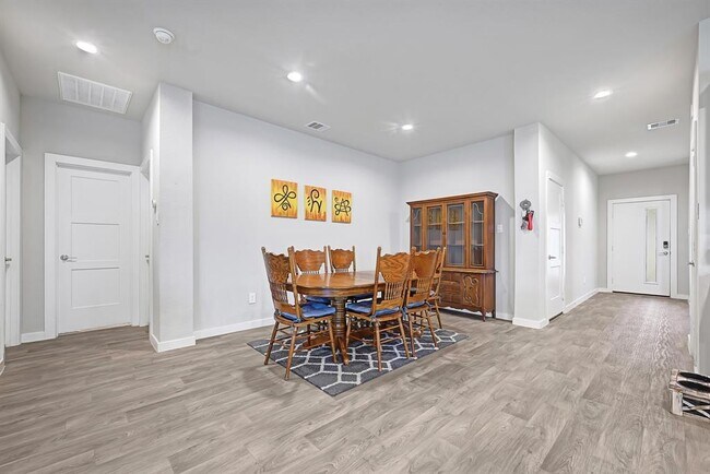 Foto del edificio - 14242 Wonder Lake Ln