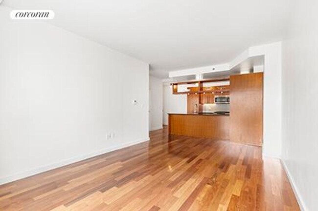 Building Photo - 2-40-40 51st Ave