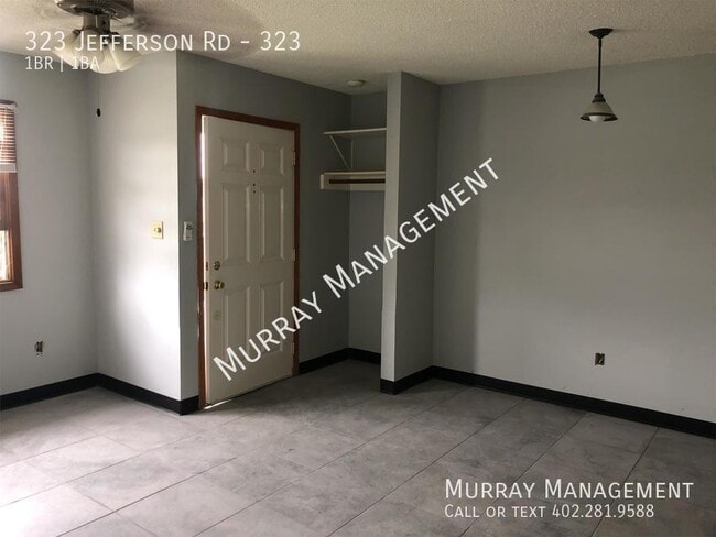 Foto del edificio - 323 Jefferson Rd