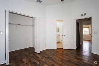 Building Photo - 10034 Poppy Hill Dr