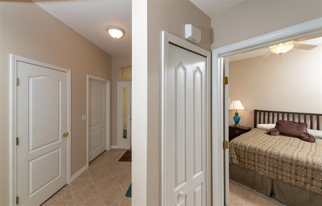 Building Photo - 1253 Makarios Dr