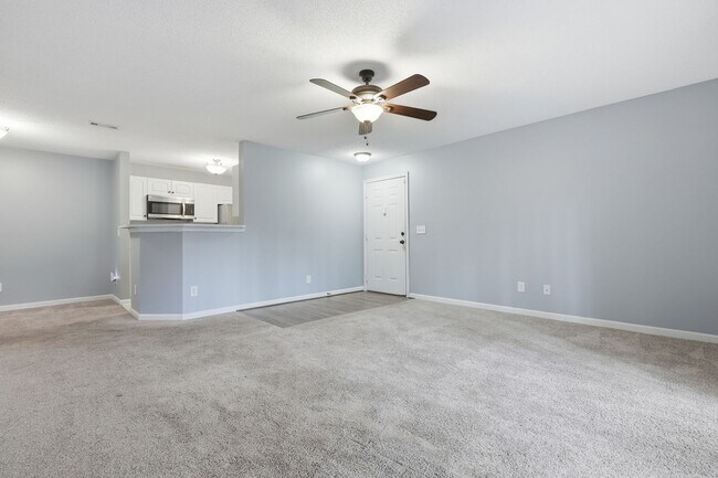 Foto del edificio - Lowcountry Living at Its Best – 1BR Condo in The Estate at Westbury