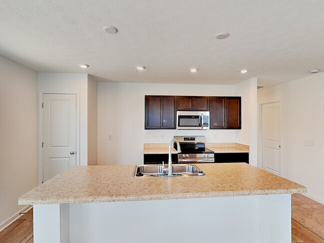 Foto del edificio - 2056 White Oak Ln
