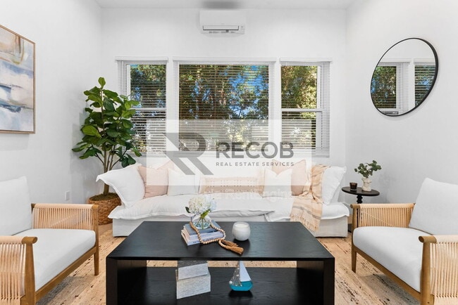 Foto del edificio - 6730 Mohawk St