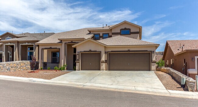 Building Photo - Beautiful 5 Bedroom Eastside Home with Ref...