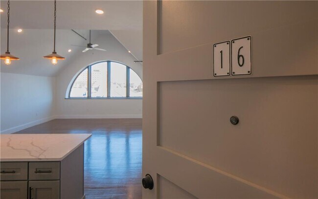 Foto del edificio - 15 Cranston Ave