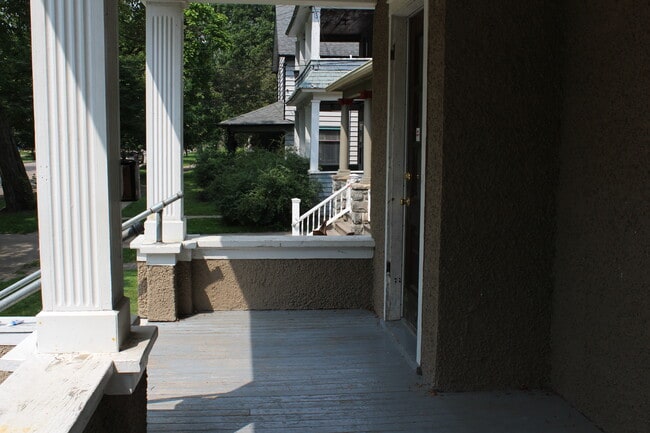 Building Photo - 514 Wheaton Ave