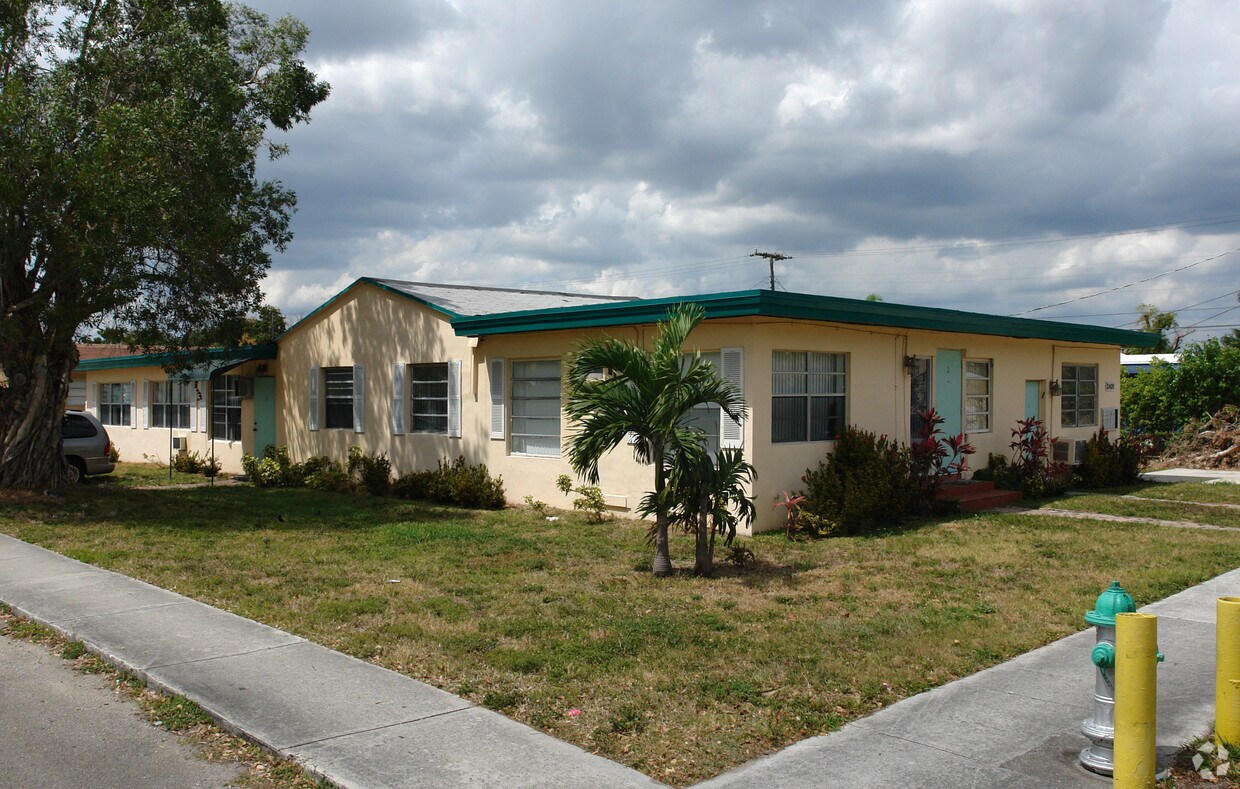 Foto principal - 2401 Taft St