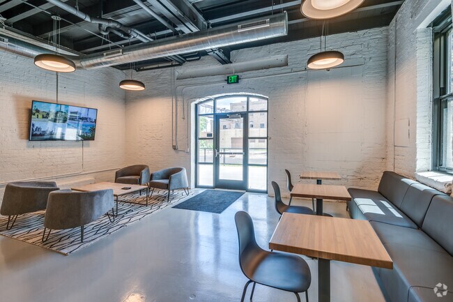 Casa club - The Williams