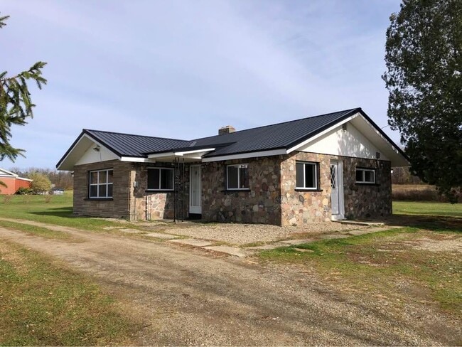 Building Photo - 24612 State Hwy 8