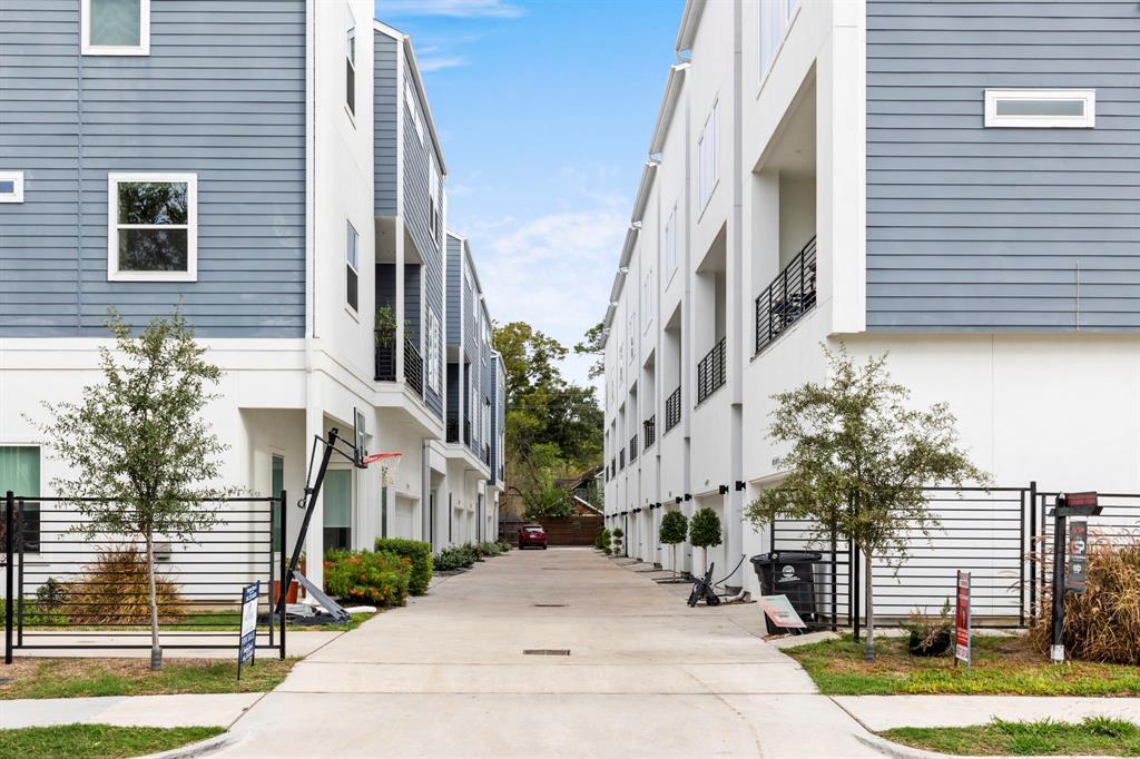 808 Fisher St, Houston, TX 77018 House for Rent in Houston, TX