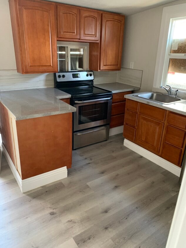 Primary Photo - 6939 MacArthur Blvd