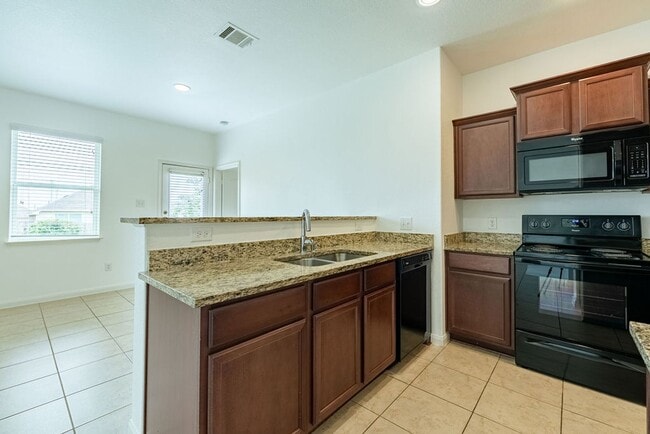 Building Photo - Beautiful 3 bedroom, 2 bathroom home in Manor!!!