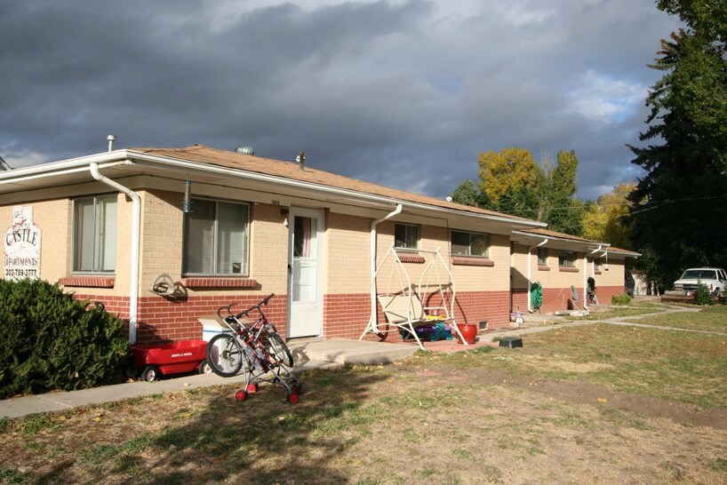 Primary Photo - Castle Apartments