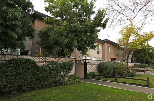 Building Photo - Foothill Manor Apartments