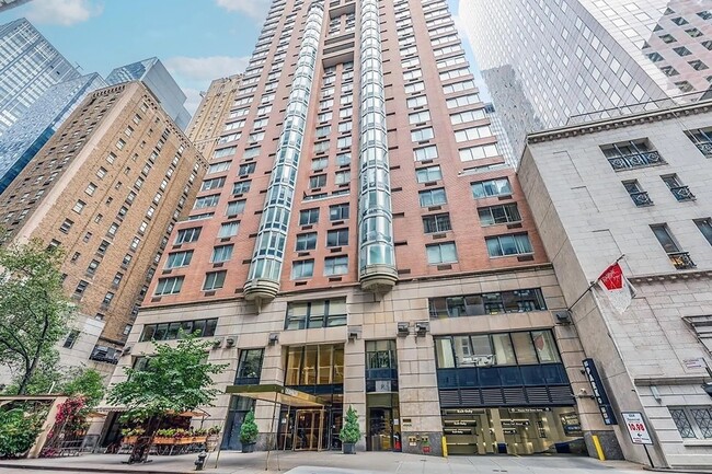Photo - 145 E 48th St (New York, NY) Apartment