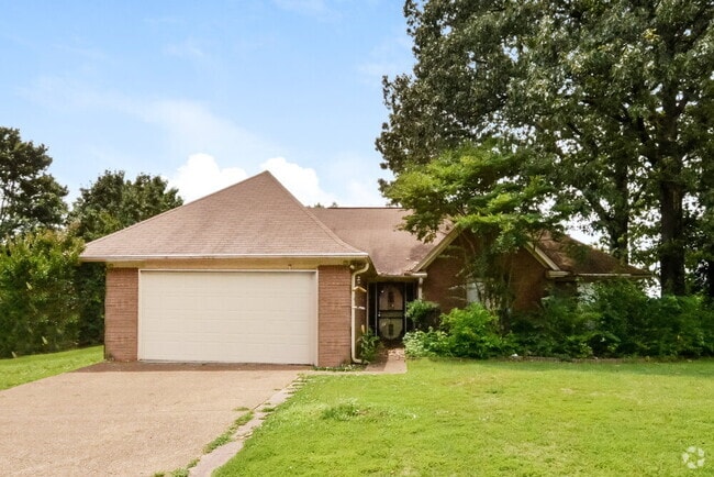 Building Photo - 5465 Pear Dr