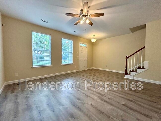 Foto del edificio - 125 Charterhouse Ln