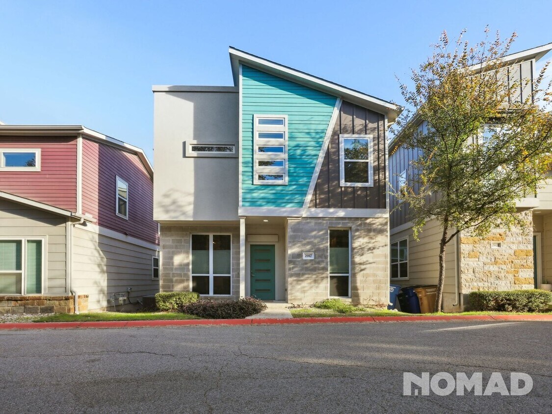 Foto principal - 2 Bedroom Detached Condo Home in Austin