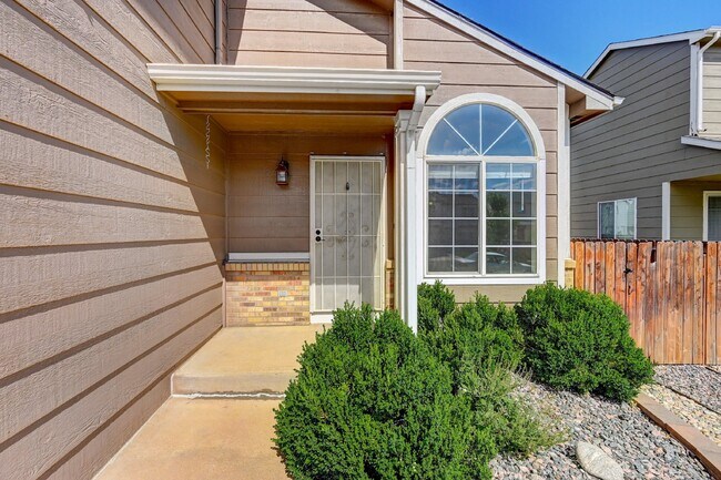 Building Photo - $2,225- 3bed/2bath Home in Fountain with B...