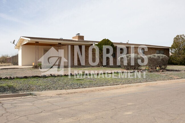 Foto del edificio - NO HOA, Brick Home and Located in Arizona ...