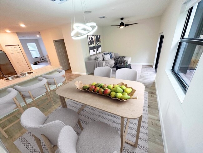 Foto del edificio - 132 SW 185th Way