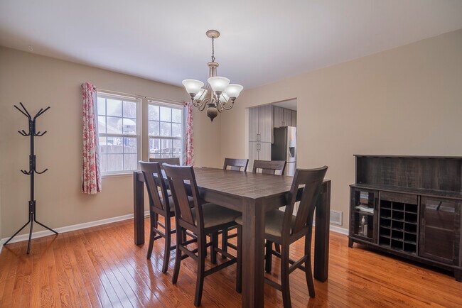 Foto del edificio - 164 Forestview Ct