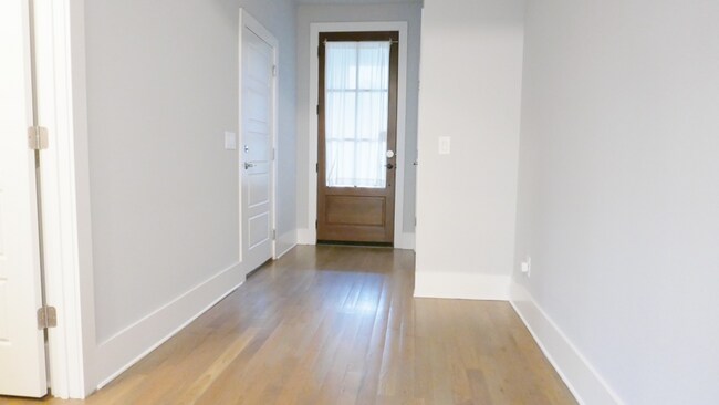 Building Photo - 523A Weakley Ave