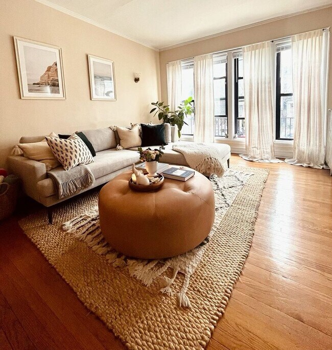 Foto del edificio - 1250 W Addison St