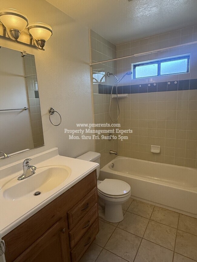 Foto del edificio - 2938 Hempstead Way