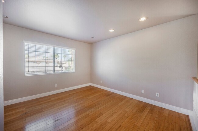 Foto del edificio - Beautiful Home in a Guard Gated Community