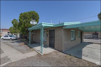 Building Photo - 810 Heisig Ave
