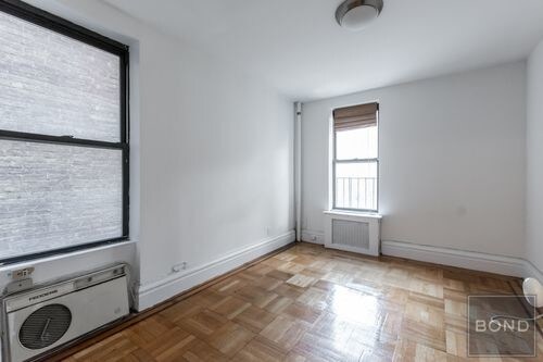 Primary Photo - 209 W 87th St