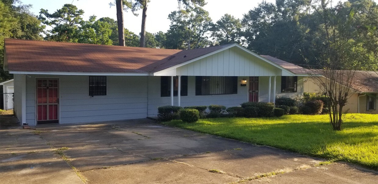 Foto principal - 738 Nakoma Dr