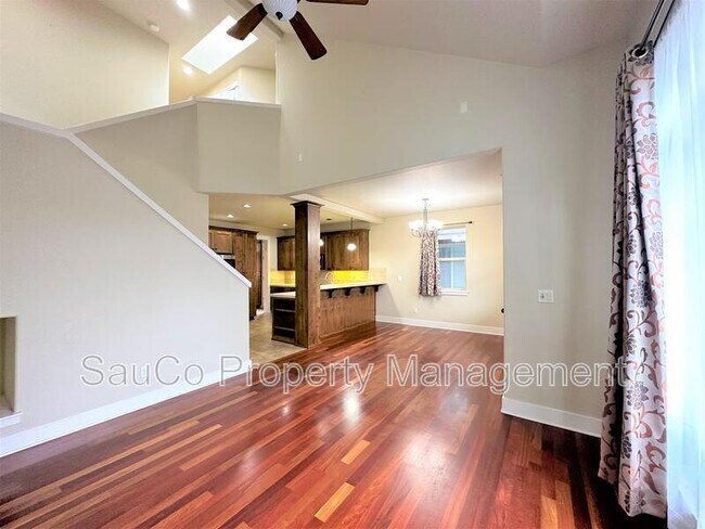 Foto del edificio - 727 NE 65th Ct