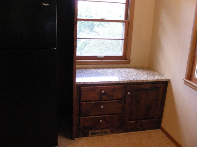 Building Photo - 3220 Cardinal Dr