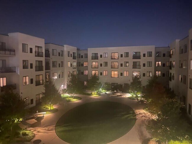 Foto del edificio - 2132 City Gate Ln
