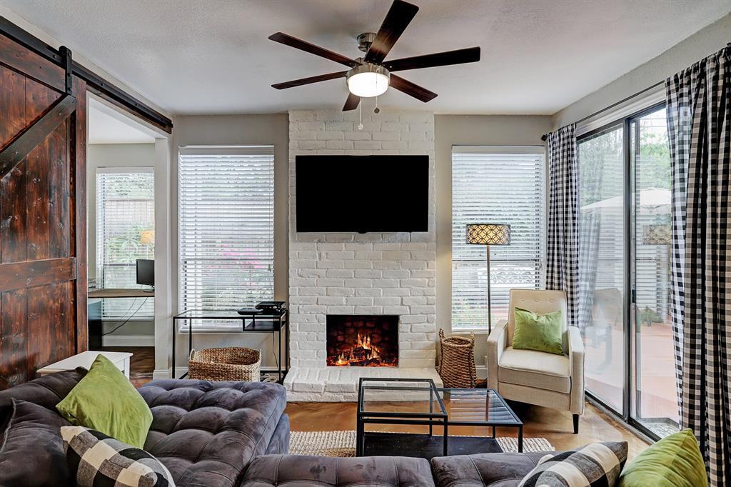 Foto principal - 1881 Bering Dr