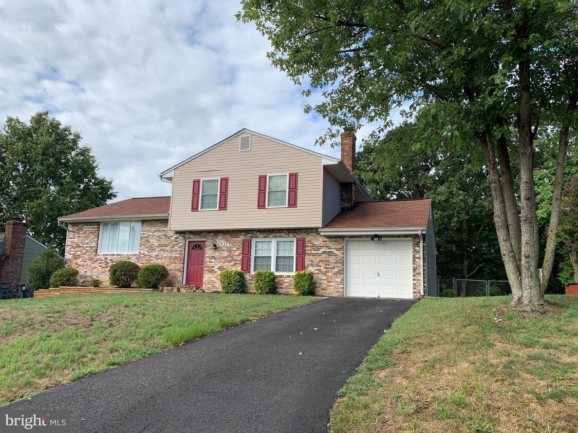Foto principal - 10314 Meadowview Dr